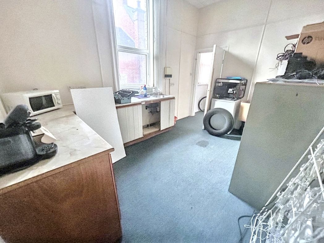 12 Headlam St, Newcastle Upon Tyne, TWR NE6 2LG - Lot 1 - - Photo intérieure - Image 2 of 7