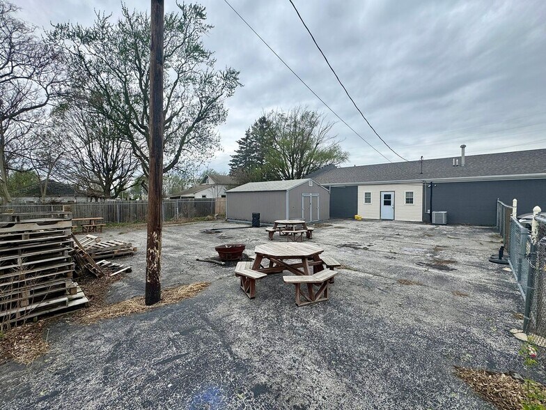 115 W State St, North Baltimore, OH à vendre - Photo de l’immeuble – Image 2 sur 6