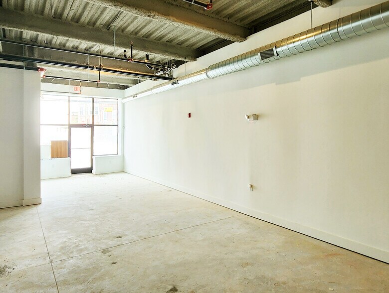 4408 Lancaster Ave, Philadelphia, PA à louer - Photo de l’immeuble – Image 3 sur 17