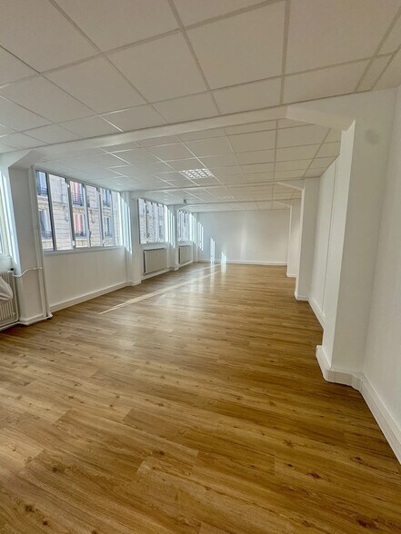 Bureau dans Paris à louer - Photo de l’immeuble – Image 2 sur 6