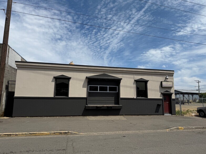 1643 W 5th Ave, Eugene, OR à vendre - Photo de l’immeuble – Image 3 sur 3