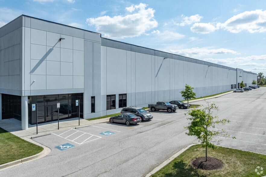 7801 Dorsey Run Rd, Jessup, MD à louer - Photo de l’immeuble – Image 2 sur 4