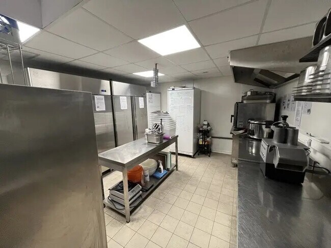 Plus de détails pour Local commercial à vendre