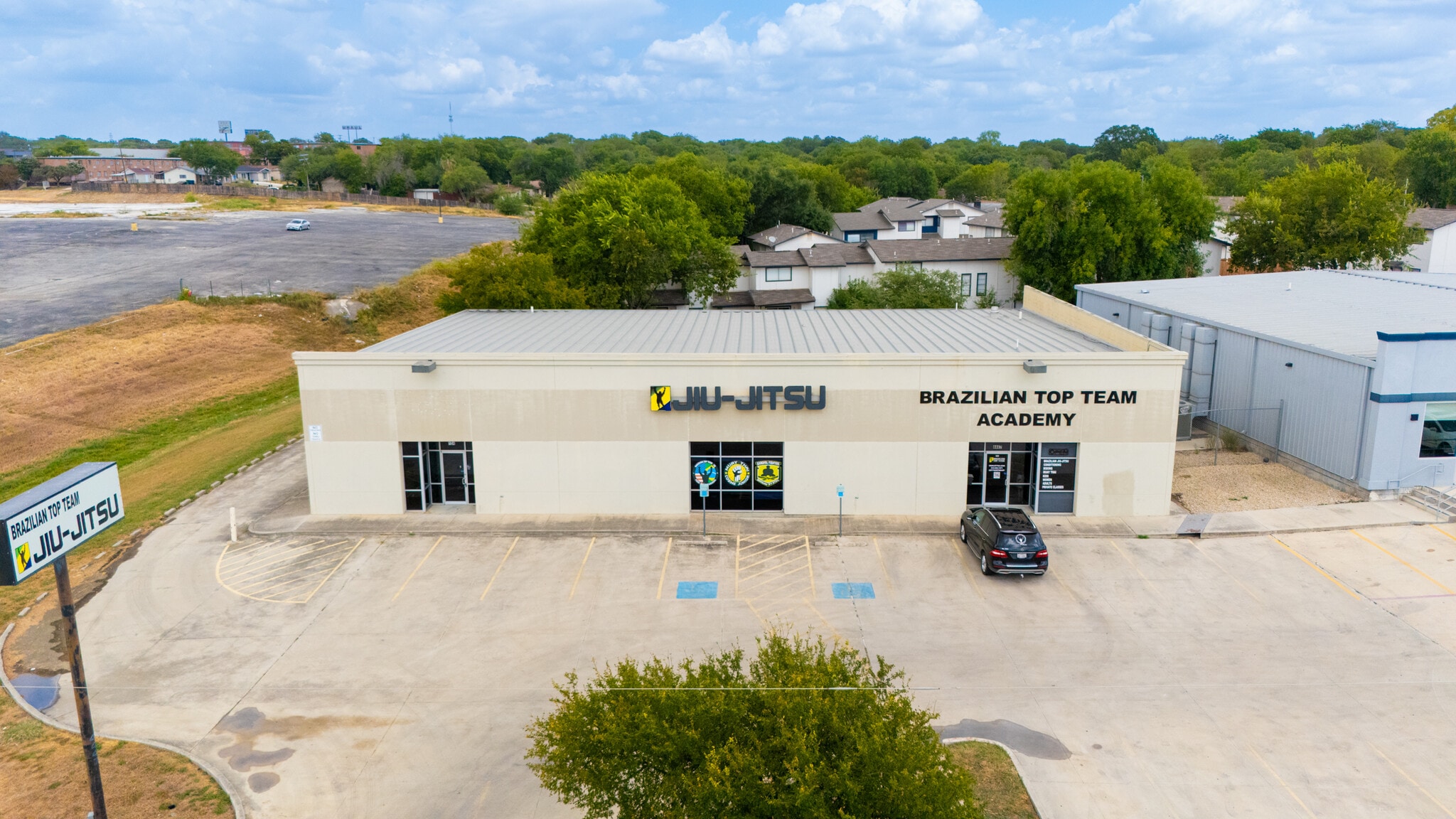 4447 Thousand Oaks, San Antonio, TX à vendre Photo principale– Image 1 sur 17