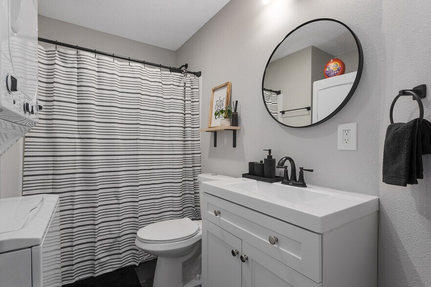 1505 W 25th Ct, Lawrence, KS à vendre - Photo de l’immeuble – Image 2 sur 4