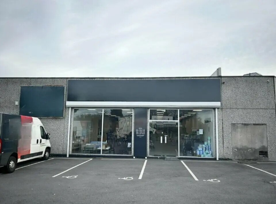 Local commercial dans Roncq à louer Photo de l’immeuble– Image 1 sur 5