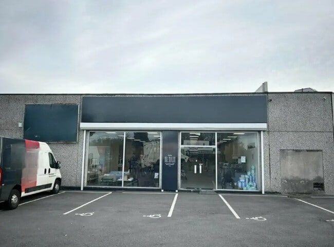 Plus de détails pour Local commercial à louer