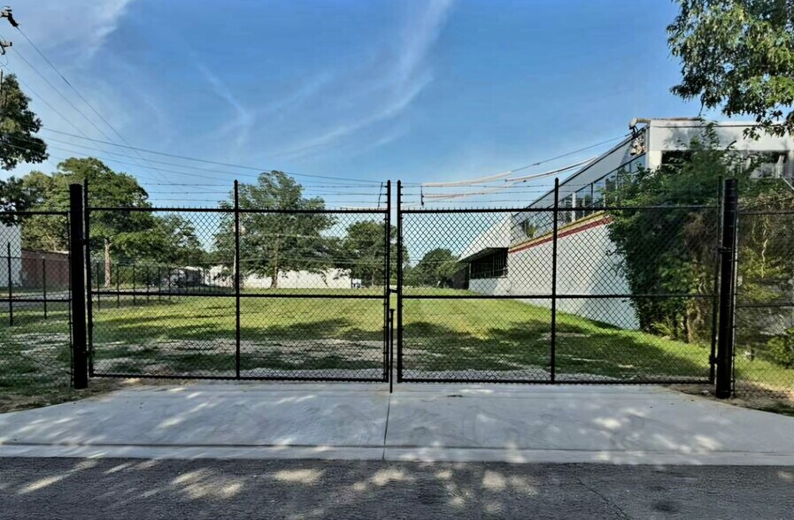 5290 Lewis rd, Sandston, VA à louer - Photo de l’immeuble – Image 2 sur 2