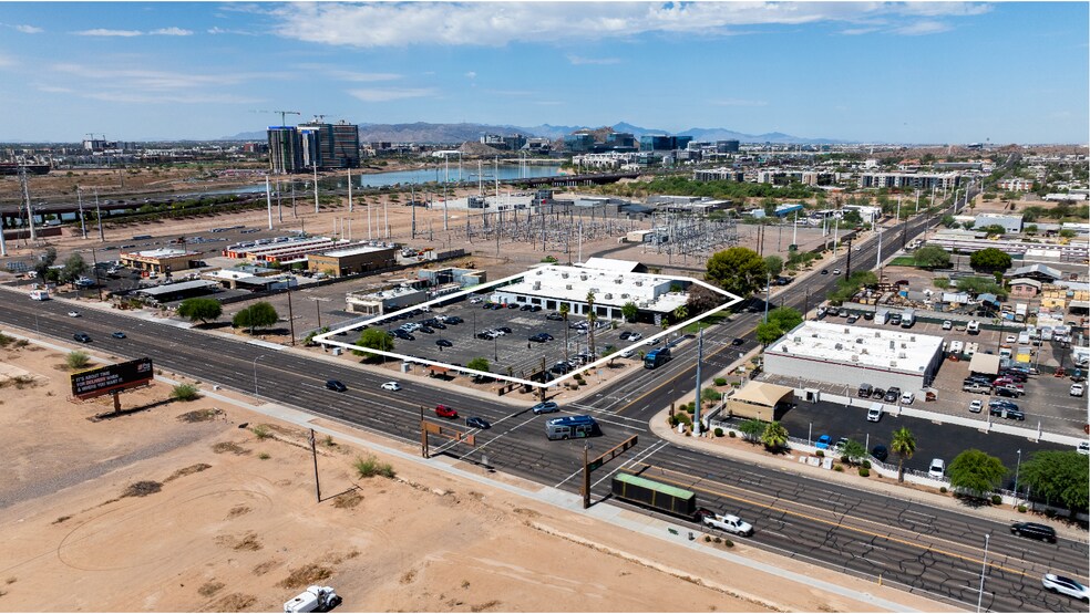 1000 N McClintock Dr, Tempe, AZ à louer - Photo de l’immeuble – Image 1 sur 8