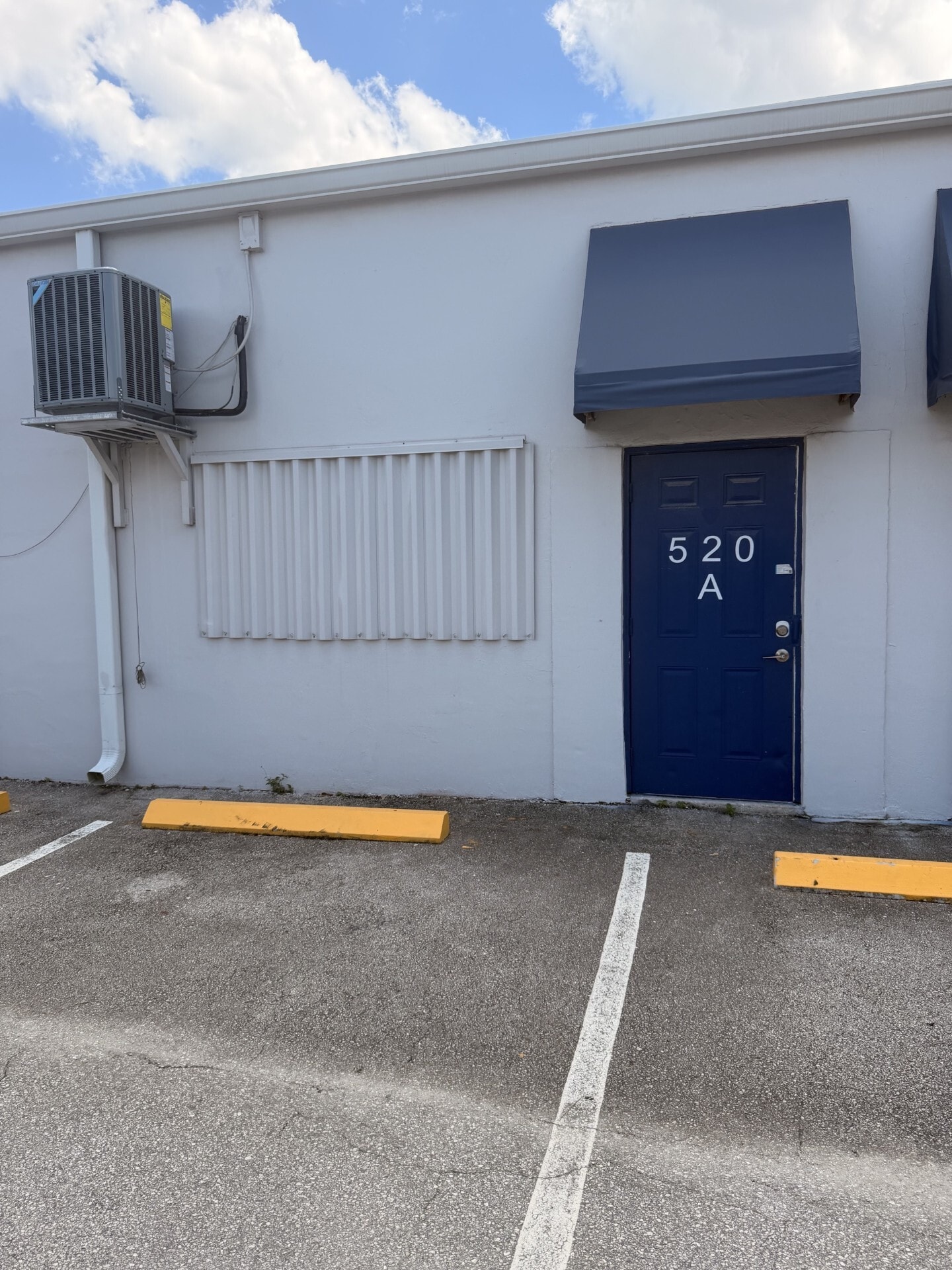 511-545 NE 32nd St, Oakland Park, FL à louer Photo de l’immeuble– Image 1 sur 9