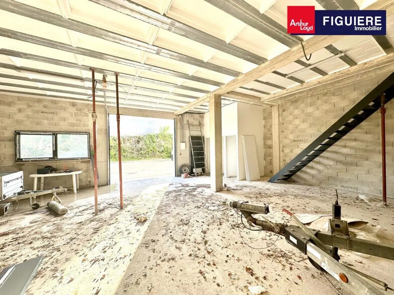 10 Rue Guy De Maupassant, Les Pennes-Mirabeau à louer - Photo de l’immeuble – Image 3 sur 8