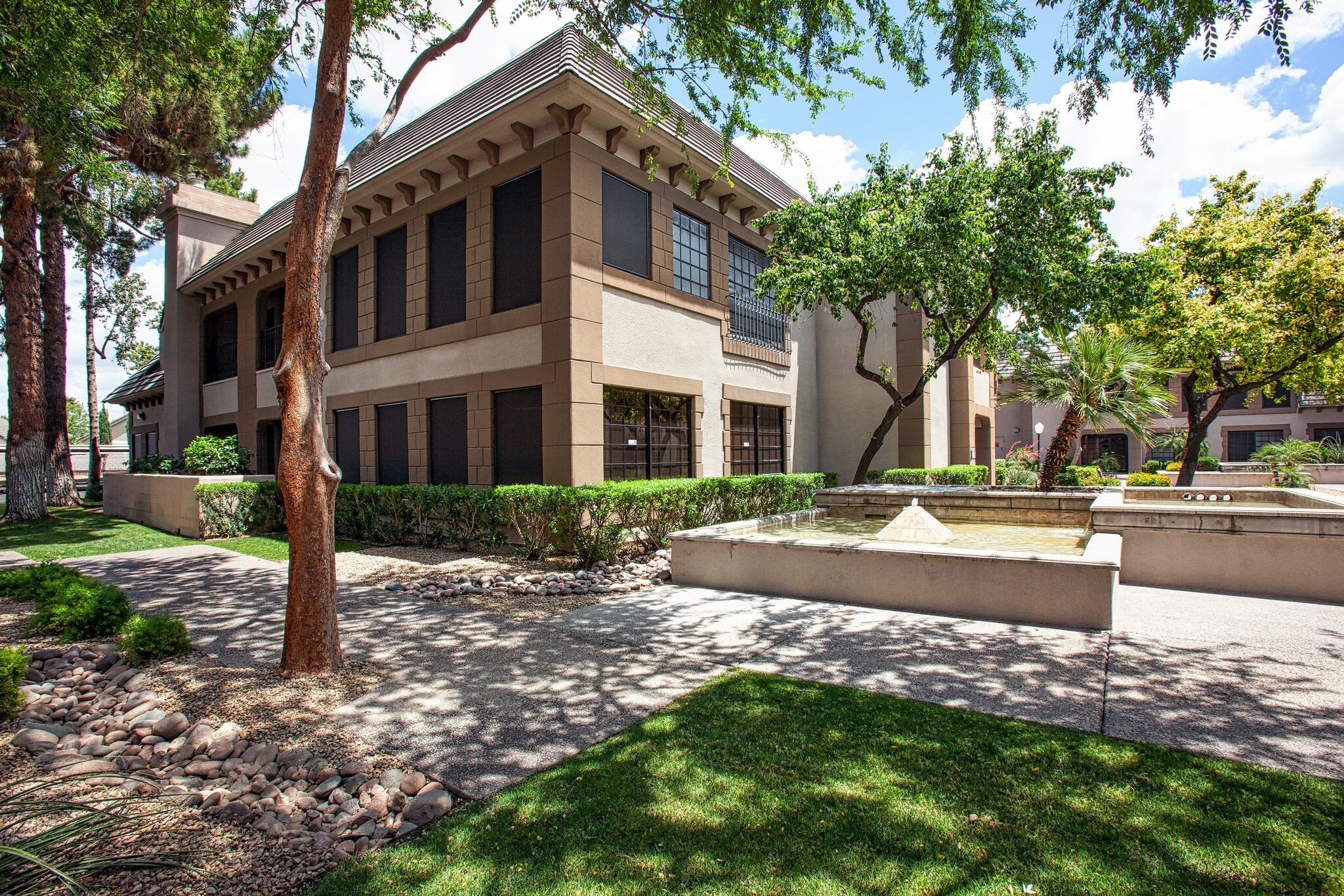 1430 E Missouri Ave, Phoenix, AZ à louer Photo principale– Image 1 sur 10