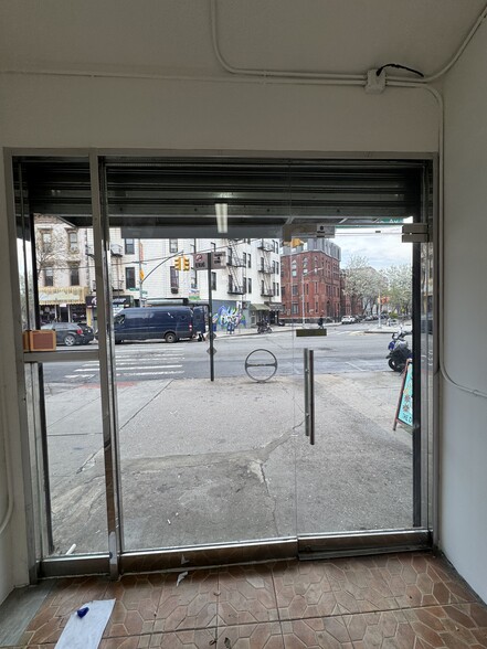 390 Metropolitan Ave, Brooklyn, NY à louer - Photo de l’immeuble – Image 2 sur 5