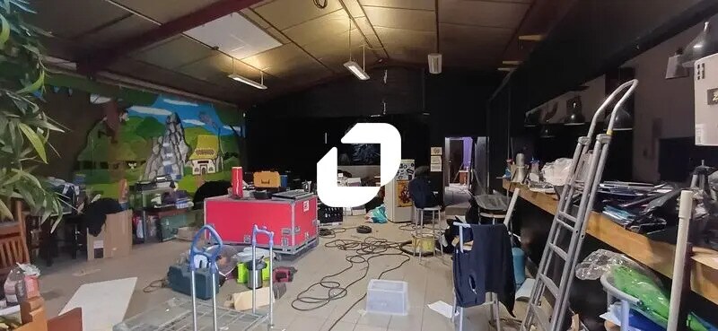 Local d'activités dans Ecquevilly à vendre Photo intérieure– Image 1 sur 5