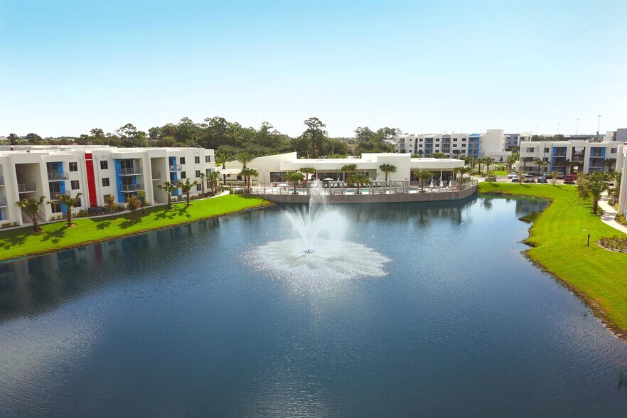 200 Daytona Blvd, Daytona Beach, FL à louer - Photo de l’immeuble – Image 2 sur 19