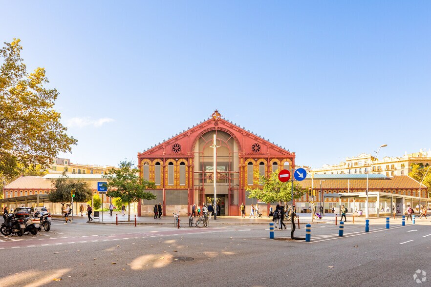 Local commercial dans Barcelone, Barcelona à louer - Photo de l’immeuble – Image 2 sur 4