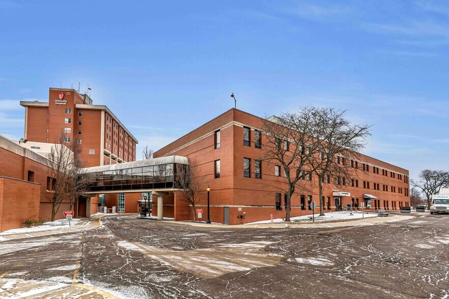 125 E Broad St, Elyria, OH à vendre - Photo de l’immeuble – Image 3 sur 25