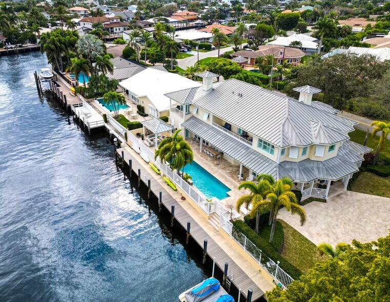 56 Fort Royal Isle, Fort Lauderdale, FL à vendre - Photo principale – Image 1 sur 15
