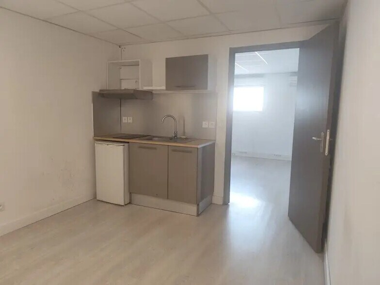 Bureau dans Montpellier à louer - Photo de l’immeuble – Image 2 sur 8