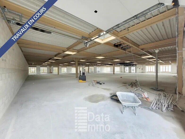 Industriel/Logistique dans Croissy-Beaubourg à louer - Photo de l’immeuble – Image 3 sur 5