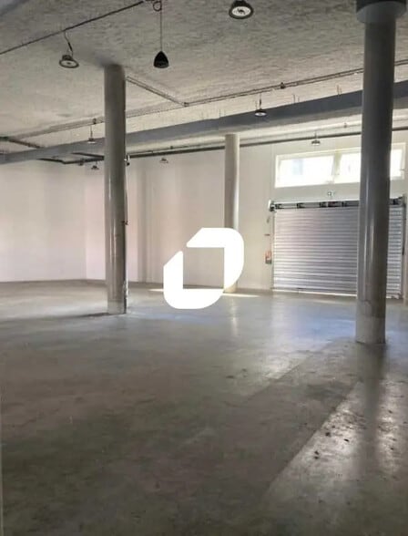 Local d’activités dans Lyon à louer - Photo de l’immeuble – Image 2 sur 8