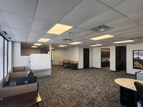 9002 Purdue Rd, Indianapolis, IN à louer Photo intérieure– Image 2 sur 5