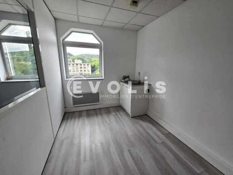 Bureau dans Orsay à louer - Photo de l’immeuble – Image 2 sur 8
