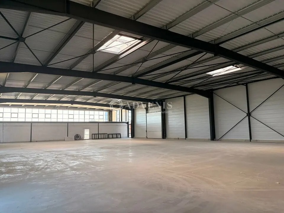 Local d'activités dans Parçay-Meslay à vendre Photo de l’immeuble– Image 1 sur 13