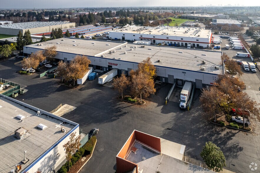 1424 N Market Blvd, Sacramento, CA à louer - Photo de l’immeuble – Image 2 sur 3