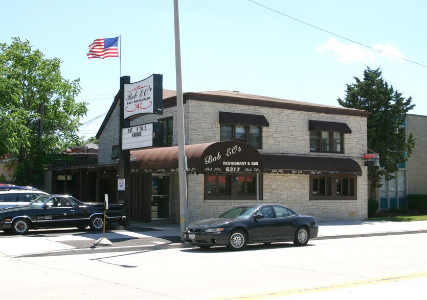 6317 W Bluemound Rd, Milwaukee, WI à vendre - Photo de l’immeuble – Image 2 sur 25