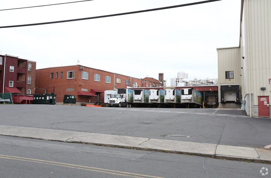 433 Park St, New Britain, CT à vendre - Photo de l’immeuble – Image 3 sur 3