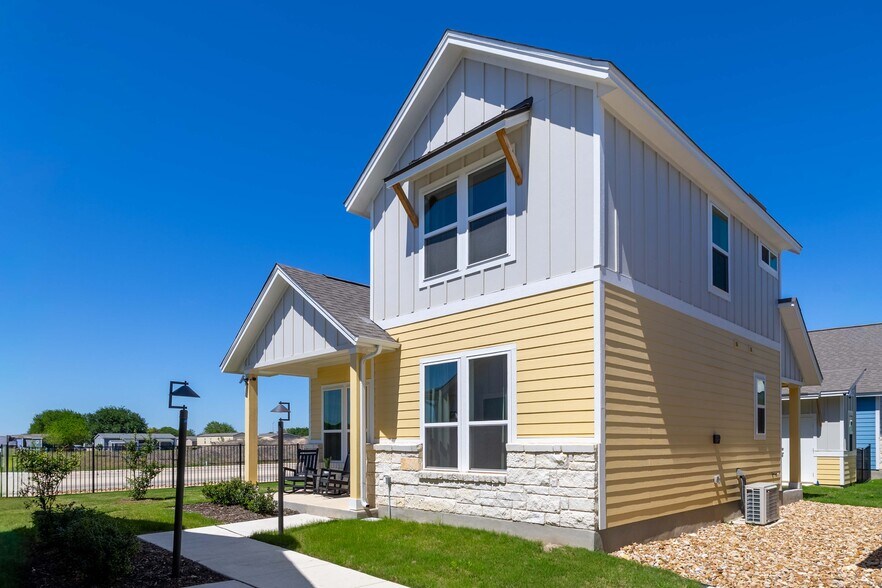 2127 Hofstaat, New Braunfels, TX à vendre - Photo de l’immeuble – Image 2 sur 33