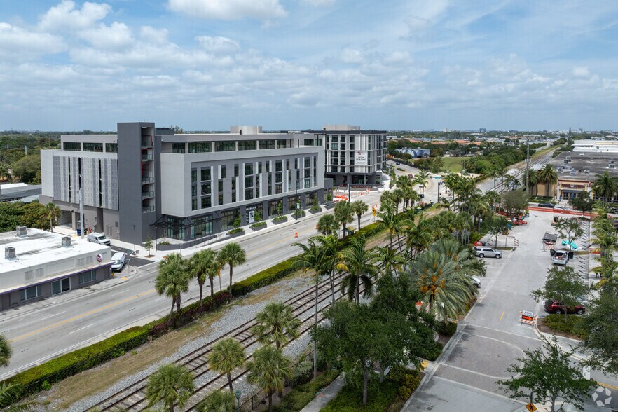 3801 N Dixie Hwy, Oakland Park, FL à louer - Aérien – Image 3 sur 5