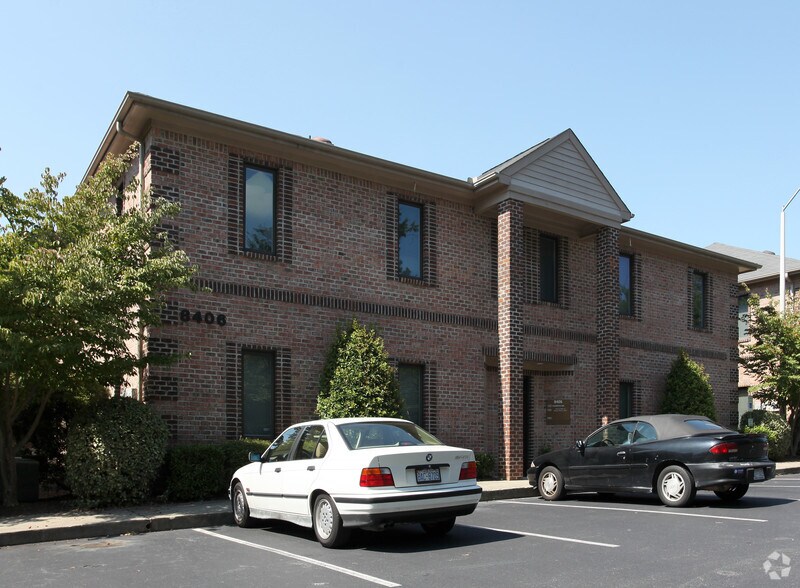 8406 Six Forks Rd, Raleigh, NC à louer - Photo de l’immeuble – Image 1 sur 2