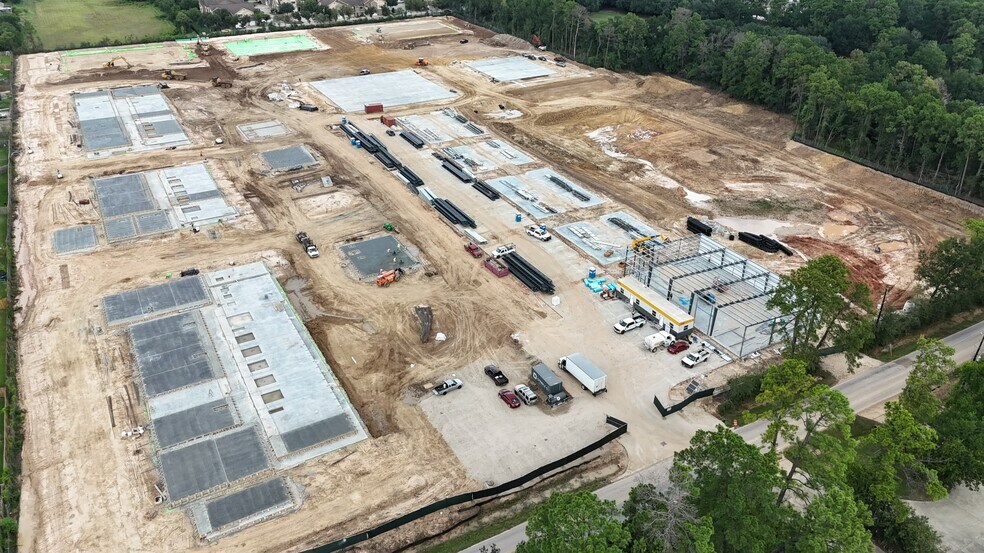 1800 Meadow Edge Ln, Spring, TX à louer - Photo de la construction – Image 3 sur 6