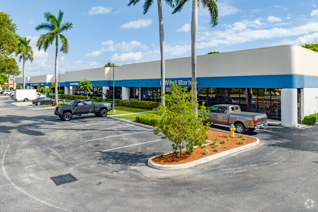 Plus de détails pour 100 N Federal Hwy, Deerfield Beach, FL - Local commercial à louer