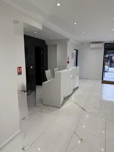 Bureau dans Paris à vendre - Photo de l’immeuble – Image 3 sur 10
