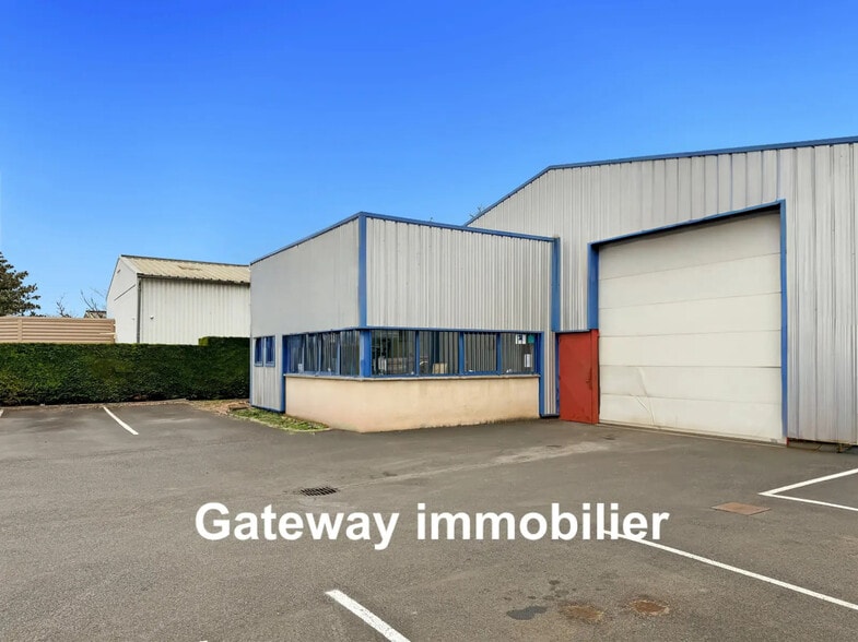 Industriel/Logistique dans Clermont-Ferrand à vendre - Photo de l’immeuble – Image 2 sur 10