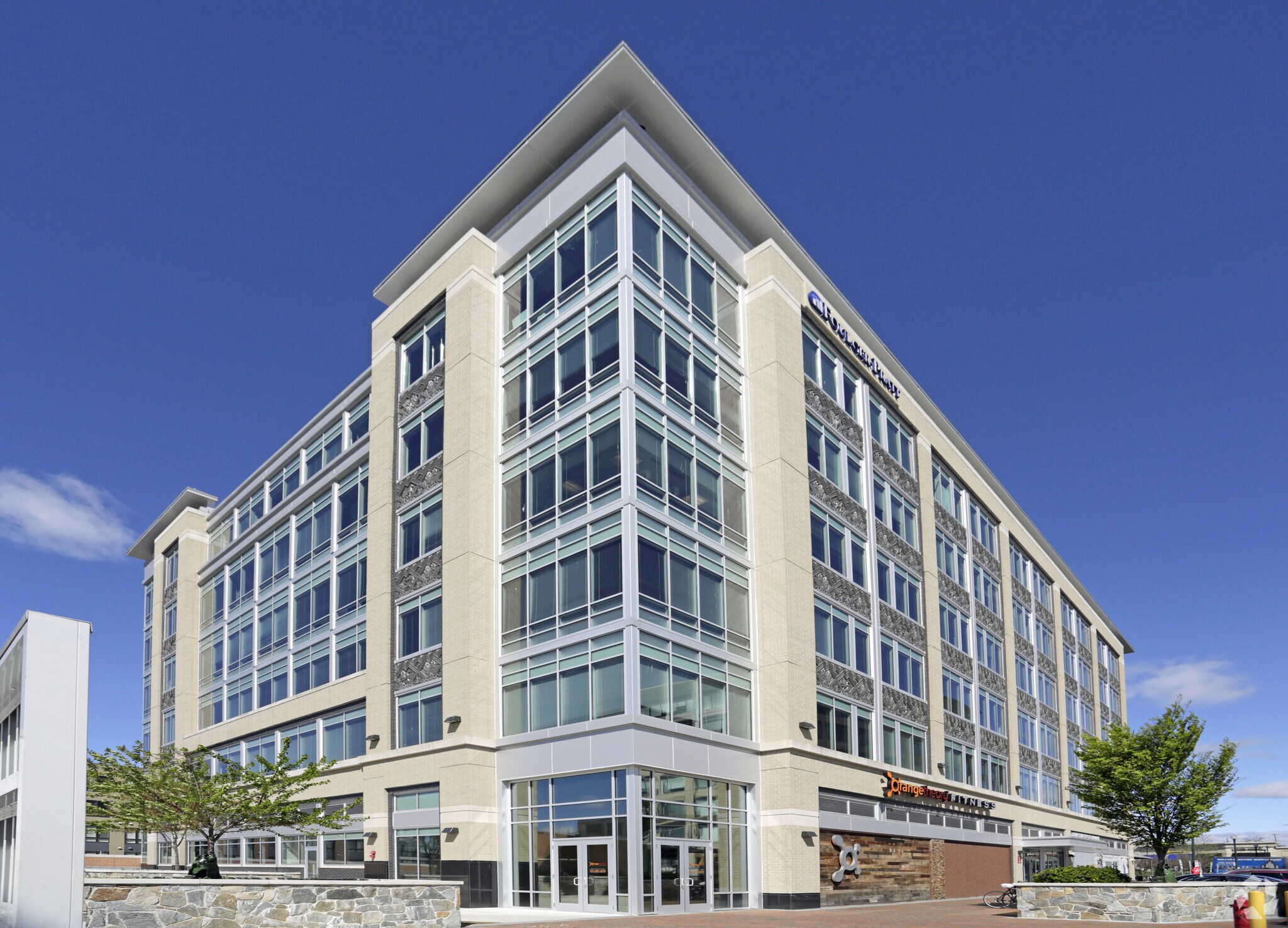 12435 Park Potomac Ave, Potomac, MD à louer Photo principale– Image 1 sur 8