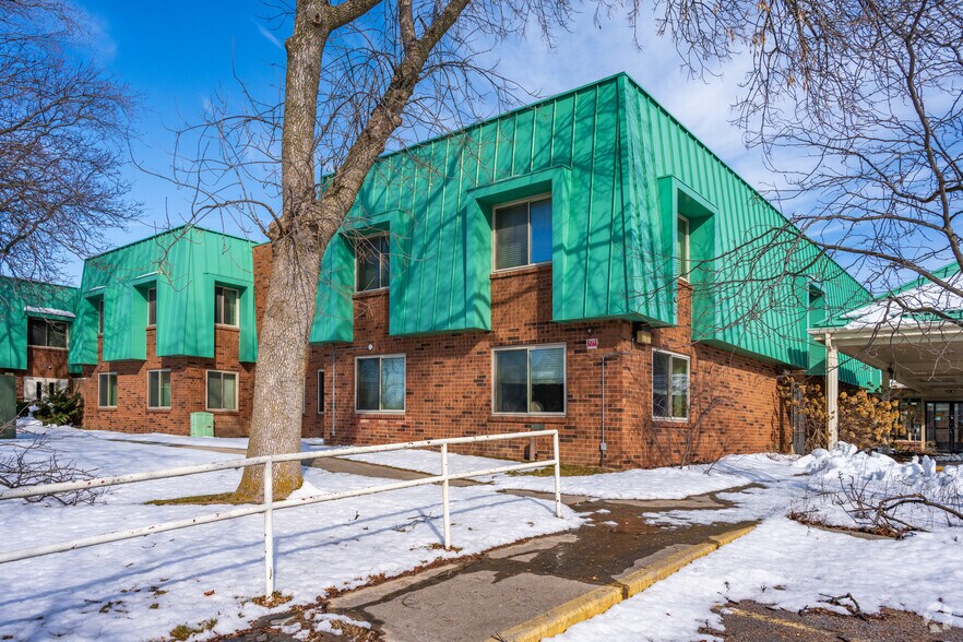 9350 W Fond du Lac Ave, Milwaukee, WI à vendre - Photo de l’immeuble – Image 3 sur 14