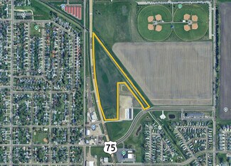 Plus de détails pour 2300 8TH Ave N, Moorhead, MN - Terrain à vendre