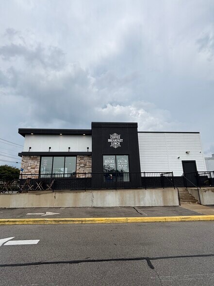 1201 N Commerce Ct, Columbia, TN à vendre - Photo de l’immeuble – Image 3 sur 15