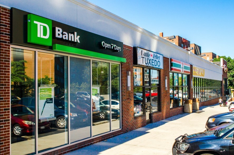 1623 Flatbush Ave, Brooklyn, NY à louer - Photo de l’immeuble – Image 3 sur 3