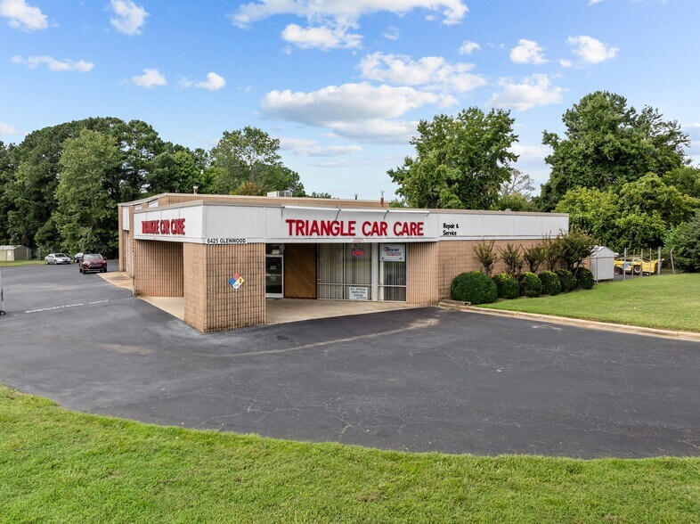 6425 Glenwood Ave, Raleigh, NC à vendre - Photo principale – Image 1 sur 28