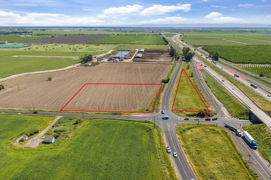 6652 W Turner Rd, Lodi, CA à vendre - Photo de l’immeuble – Image 2 sur 14