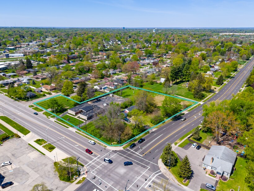 3915 Woodman Dr, Dayton, OH à vendre Photo de l’immeuble– Image 1 sur 13