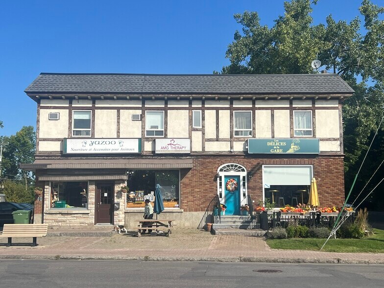 17 Av De La Baie-De-Valois, Pointe-claire, QC à louer - Photo de l’immeuble – Image 3 sur 6