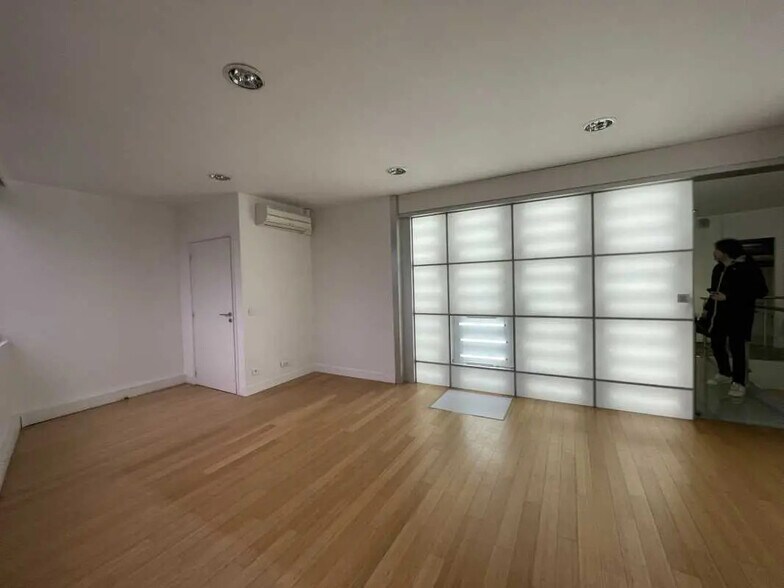 Bureau dans Gentilly à louer - Photo de l’immeuble – Image 3 sur 17