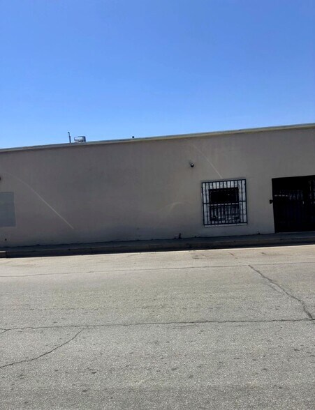 26608 Baseline St, Highland, CA à louer - Photo de l’immeuble – Image 3 sur 5