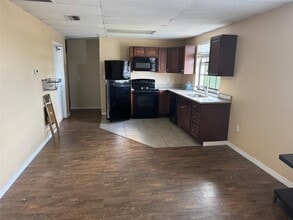 400 Indian Rocks Rd N, Belleair Bluffs, FL à vendre Photo intérieure– Image 2 sur 7
